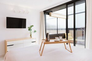2 室のベッドルーム、セーフティボックス (室内)、アイロン / アイロン台、WiFi (無料)