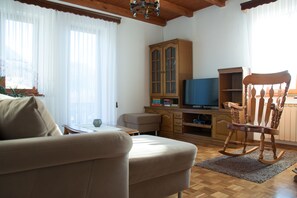 TV, fireplace - Kobarid: Apartmaneto No2 Ivancic (Kobarid)