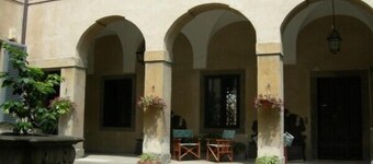 Elegant, confortable flat in historical house, in the heart of Città Alta