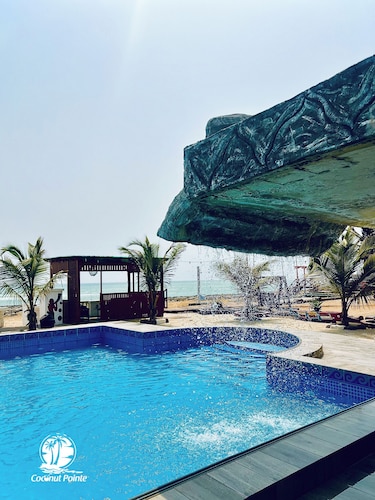 Coconut Pointe Villa & Beach Resort