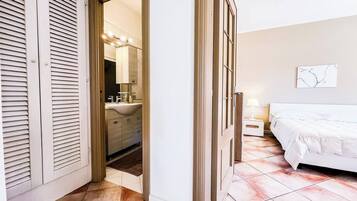 1 camera, ferro/asse da stiro, Wi-Fi, lenzuola