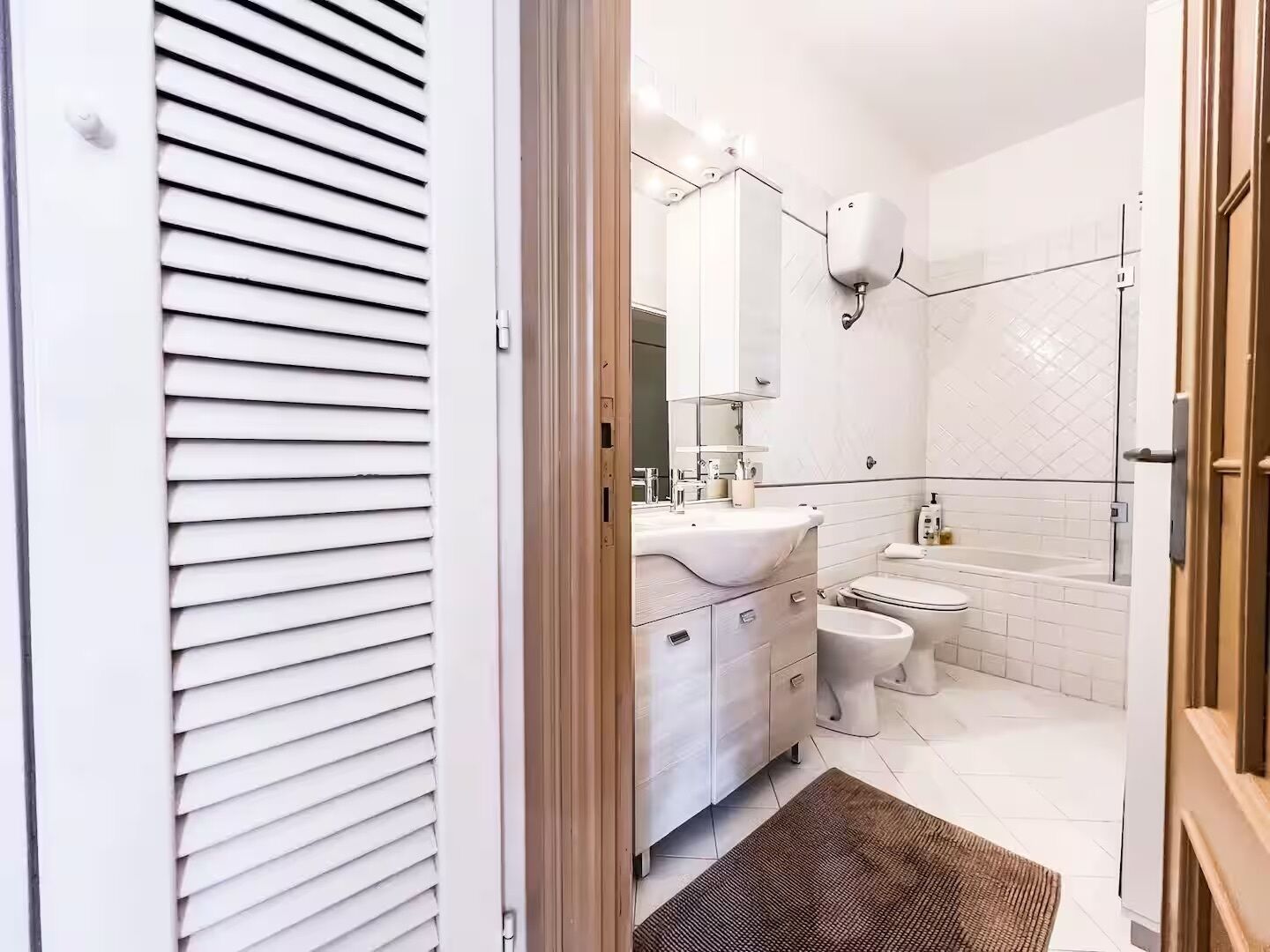 Doccia, asciugacapelli, bidet, asciugamani