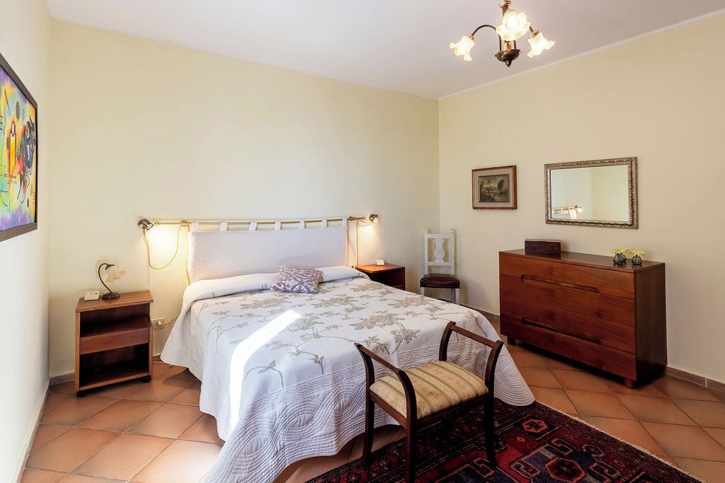 5 chambres, fer et planche à repasser, Wi-Fi gratuit, draps fournis