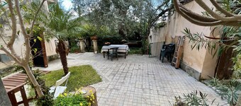 House in the Historic Center of Noto with private garden
