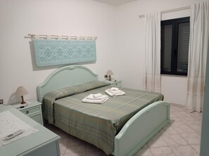 3 chambres, fer et planche à repasser, lit parapluie, Wi-Fi