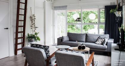 Holiday home at the beach (free wifi)