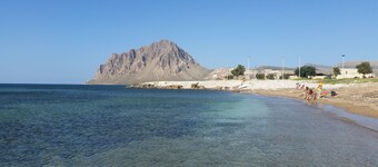 Feeling good in Sicily!Amalia, the owner will make your stay unique