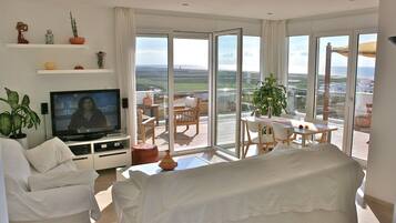 1 slaapkamer, een strijkplank/strijkijzer, reisbedje, wifi