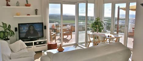 1 bedroom, iron/ironing board, travel crib, WiFi