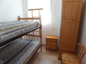 2 quartos, ferros/tábuas de passar roupa, Wi-Fi de cortesia