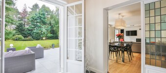 Exceptionell 4200 kvm fastighet med pool nära Paris & Versailles och 2golfs