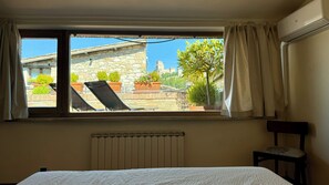 1 chambre, fer et planche Ă repasser, Wi-Fi, draps fournis