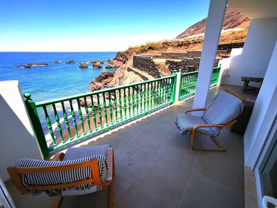 Fuencaliente: House in the beach