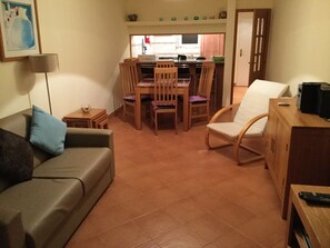 Smart TV, DVD player, books