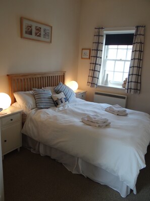 2 bedrooms, iron/ironing board, travel cot, free WiFi