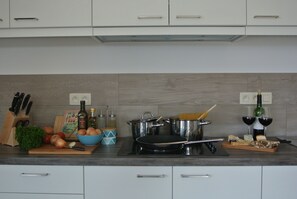 Dining - TWO BEDROOM APPT. TERRACE. HOTEL SERVICE. RESERVED PARKING FREE. 8 KLM FROM GHENT (Lochristi)