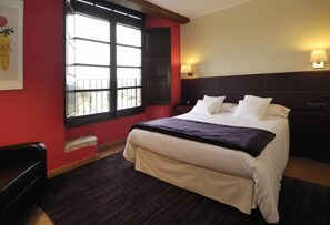 10 bedrooms, in-room safe, soundproofing, iron/ironing board