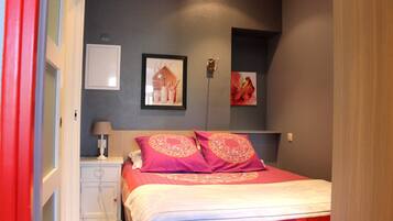 1 slaapkamer, een strijkplank/strijkijzer, wifi, beddengoed