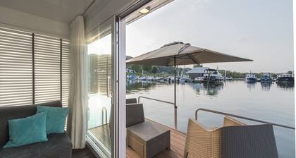 Private island: enjoy Burgundian Maastricht and the peace on the water
