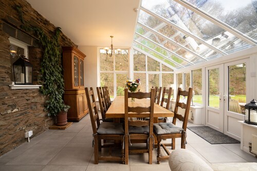 RIVERSIDE COTTAGE STIMMUNGSORT MIT HOT TUB