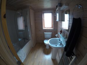 Ducha y bañera combinadas y secador de pelo