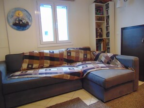 Una Smart TV, libros