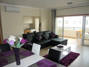 Smart TV, books, stereo - Lovely First Floor Apartment Large Balcony Overlooking Pool And Gardens Licensed (Cabanas de Tavira)