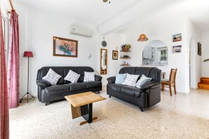 電視、DVD 播放機、書籍