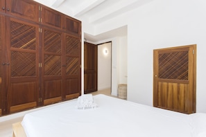 4 bedrooms, iron/ironing board, travel cot, WiFi - Villa With Private Pool with Sea Views . Homely  traditional majorcan house (Deyá)