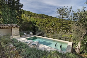 Pool - Villa With Private Pool with Sea Views . Homely  traditional majorcan house (Deyá)