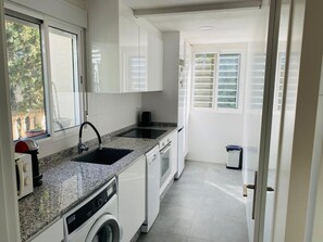 Fridge, microwave, oven, coffee/tea maker