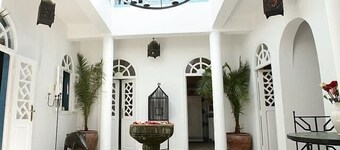 Light filled riad, 5 bedrooms, sleeps 10