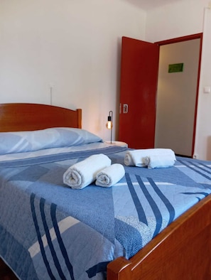 3 soveværelser, skrivebord, strygejern/strygebræt, gratis Wi-Fi