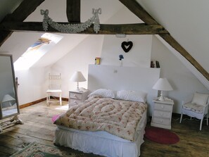 1 bedroom, bed sheets, wheelchair access