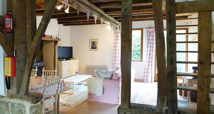 An exquisite romantic gite, ideal for couples. 10% off Brittany ferries