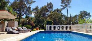 Piscina all'aperto, una piscina riscaldata
