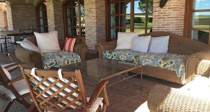 Casona para familias hasta 24 pax. A 15 min de Salamanca. Barbacoa, A/A y WIFI