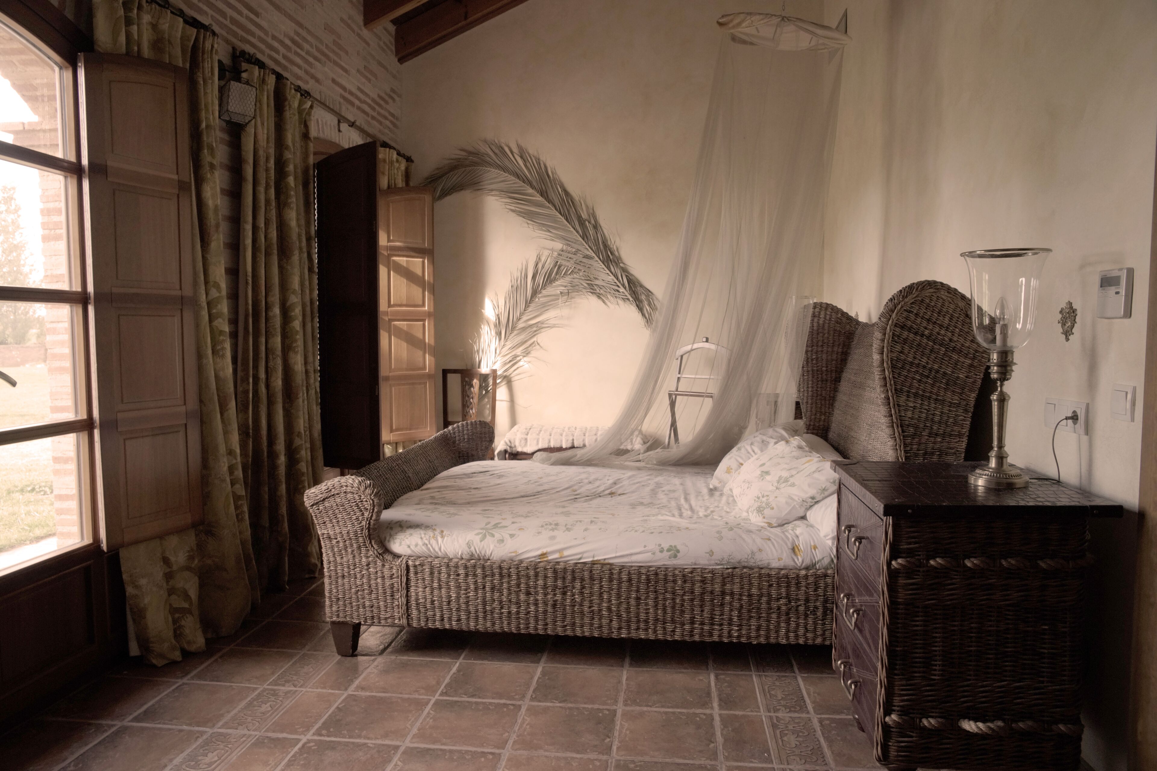 8 chambres, fer et planche à repasser, Wi-Fi, draps fournis