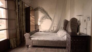 8 chambres, fer et planche Ă repasser, Wi-Fi, draps fournis