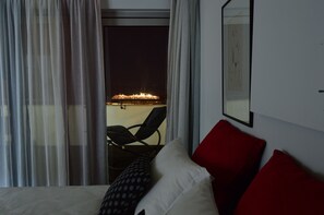 2 bedrooms, iron/ironing board, WiFi, bed sheets - House T2 with excellent views, located in the historical center of Funchal. (Funchal)