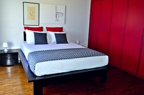 2 quartos, ferros/tábuas de passar roupa, Wi-Fi, roupa de cama