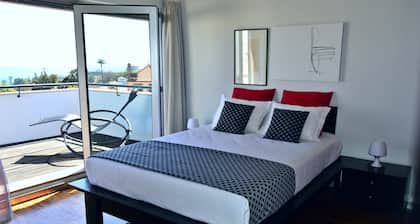 House T2 with excellent views, located in the historical center of Funchal.