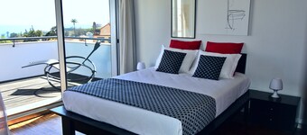 House T2 with excellent views, located in the historical center of Funchal.