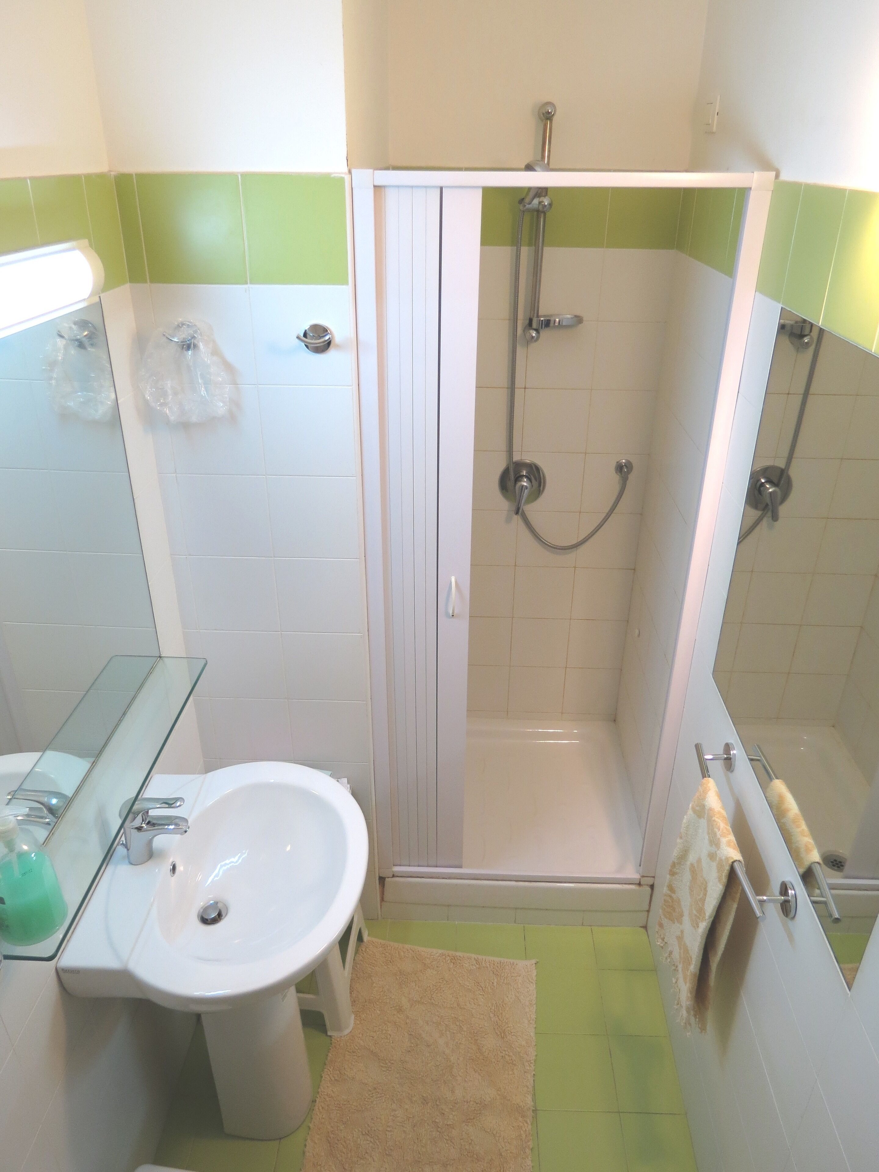 Salle d'eau. Vous y trouverez les serviettes