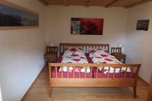 1 室のベッドルーム、アイロン / アイロン台、WiFi (無料)、ベッドシーツ