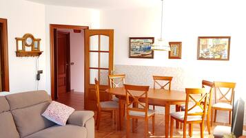 TV connectée, lecteur de DVD, livres, vidéothÚque