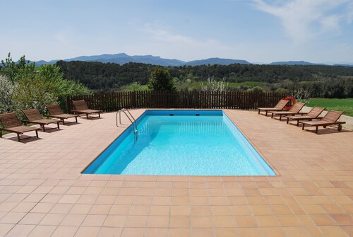 Very well located house with rustic charm for 4 people (near Girona, Costa Brava