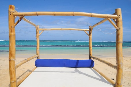 Beach nearby, sun loungers