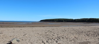 Cosy Family Cottage In Rolling Country Near Beach - Sleeps 5