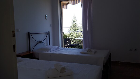 2 makuuhuonetta, silitysrauta/-lauta, Wi-Fi, vuodevaatteet